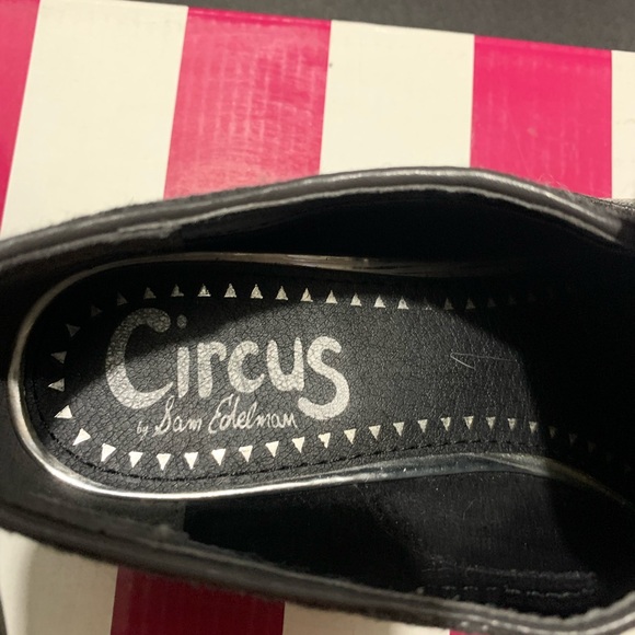 Women’s Shoes - Picture 4 of 7